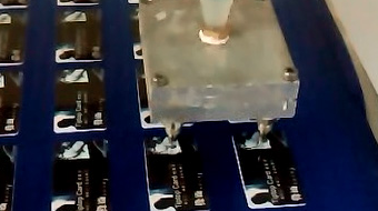 Smart card dispensing machine four-head glue video demonstration